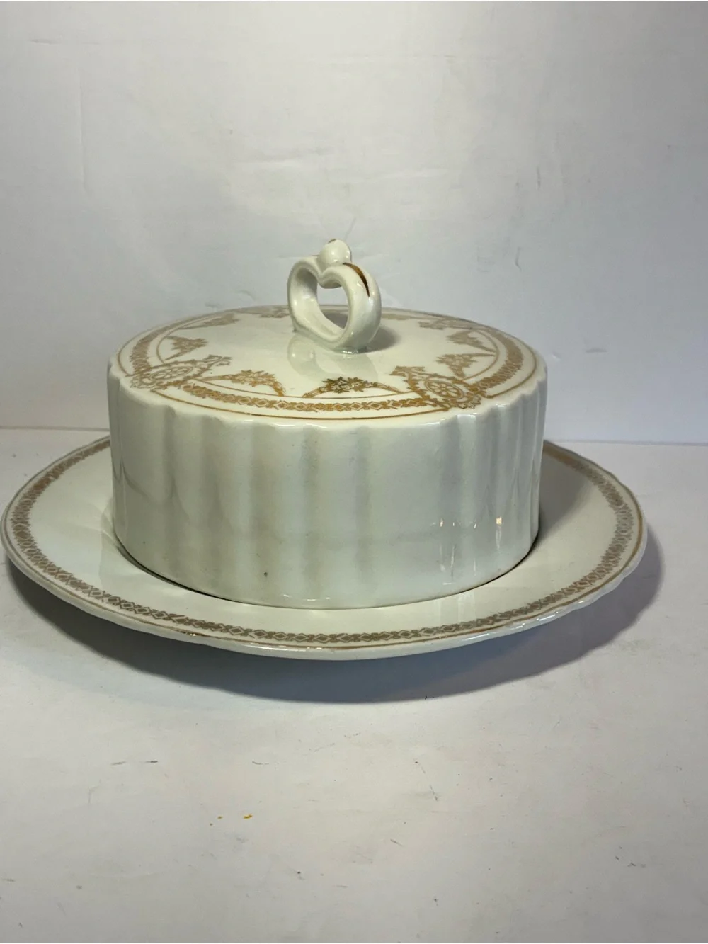 Vintage Unmarked Porcelain Covered Butter Dish / Cheese Keeper